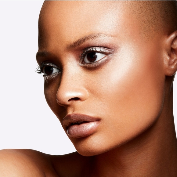 Mac Extra Dimension Skinfinish in Double-Gleam Highlighter - Picture 5 of 9